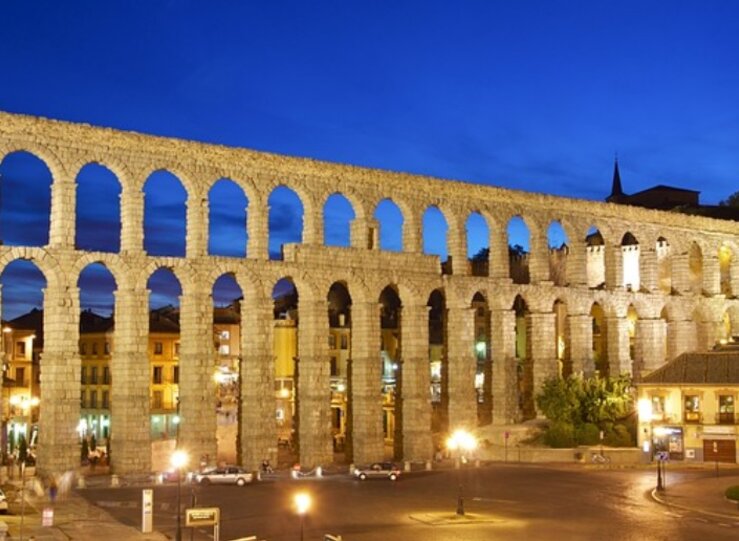 Conocer vila y Segovia en un tour privado es una gran experiencia viajera